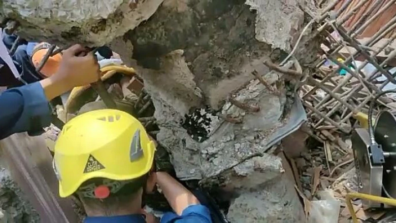 Lima Jam Evakuasi, Damkar Kota Depok Berhasil Selamatkan Korban Musibah Crane 