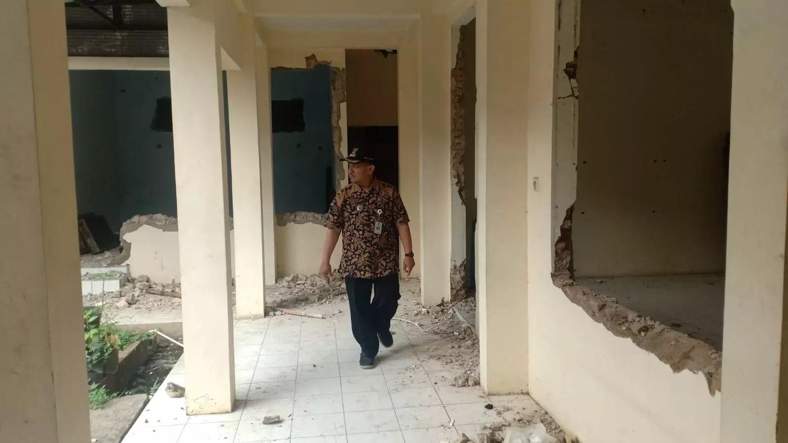 Kantor Kelurahan Pocin Sementara Ada di Seberang Bangunan Lama