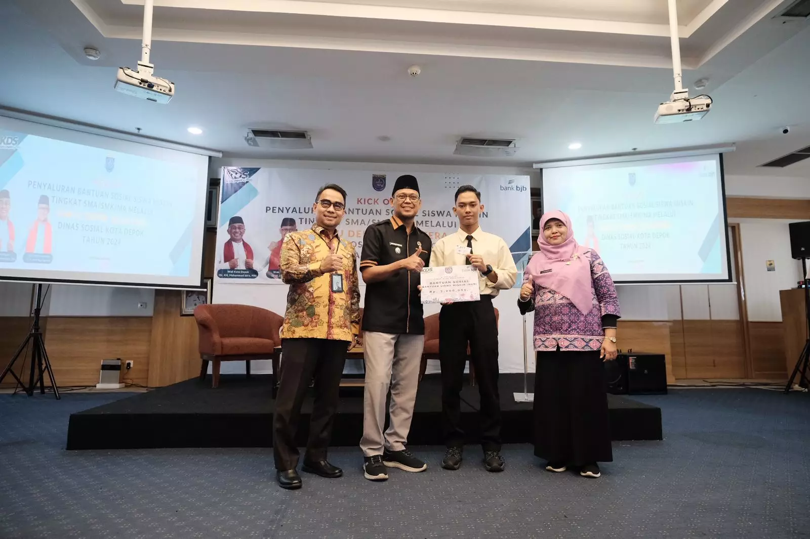 Bang Imam Salurkan Bansos KDS Pendidikan Bagi Ribuan Siswa Miskin Tingkat SMA