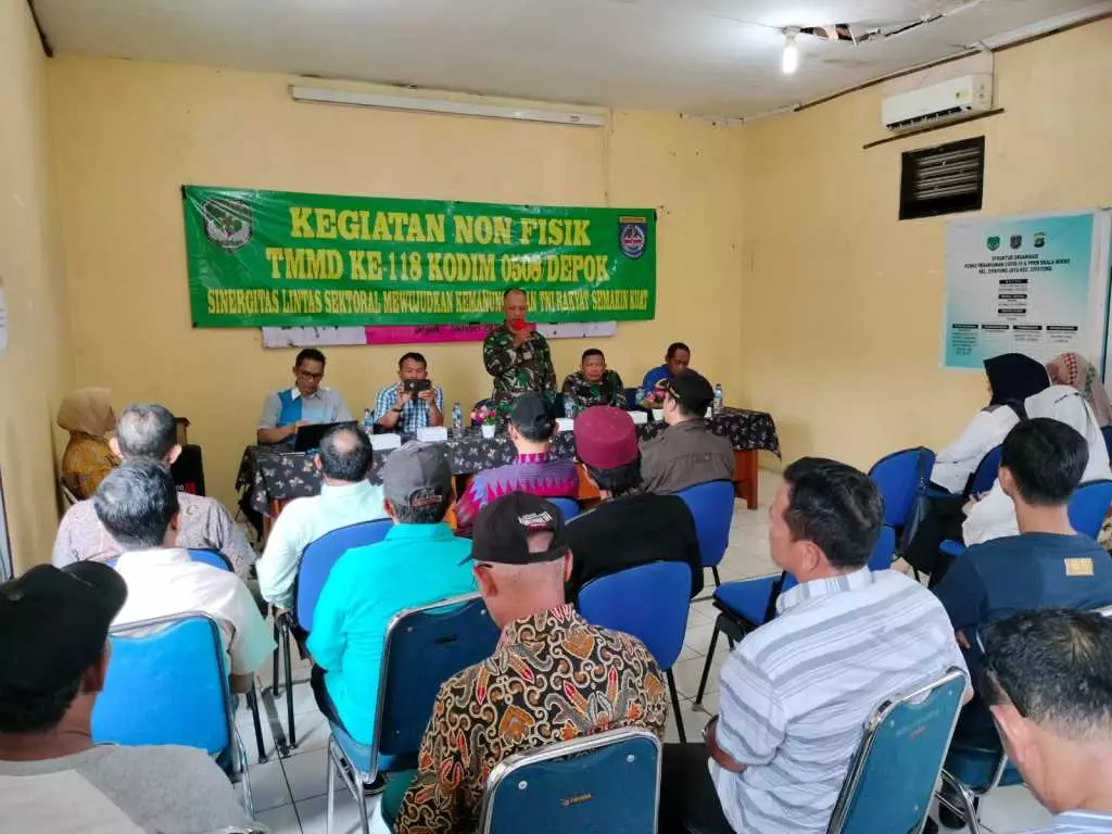 Warga Cipayung Jaya Diajarkan Budidaya Ikan Lele Lewat Program TMMD ke-118