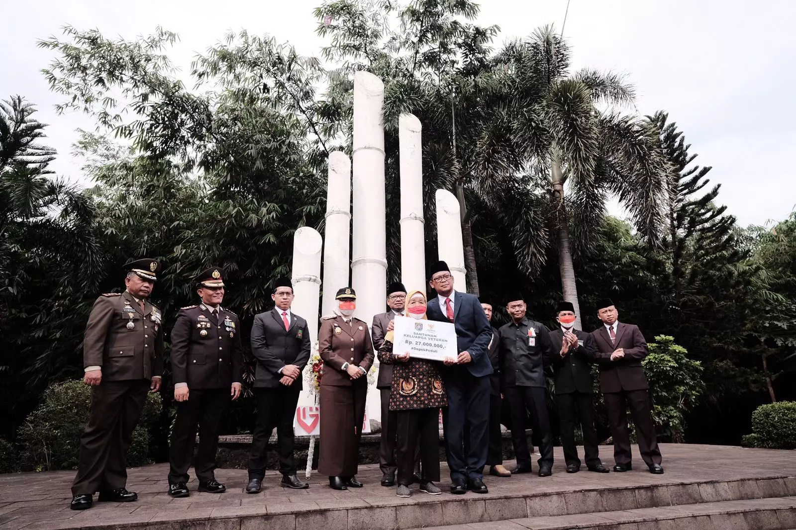 Peringati Hari Pahlawan, Baznas Depok Beri Santunan kepada 27 Keluarga Veteran