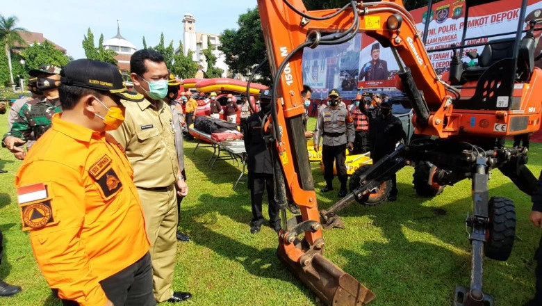 Siaga Bencana, DPUPR Depok Siapkan Delapan Alat Berat