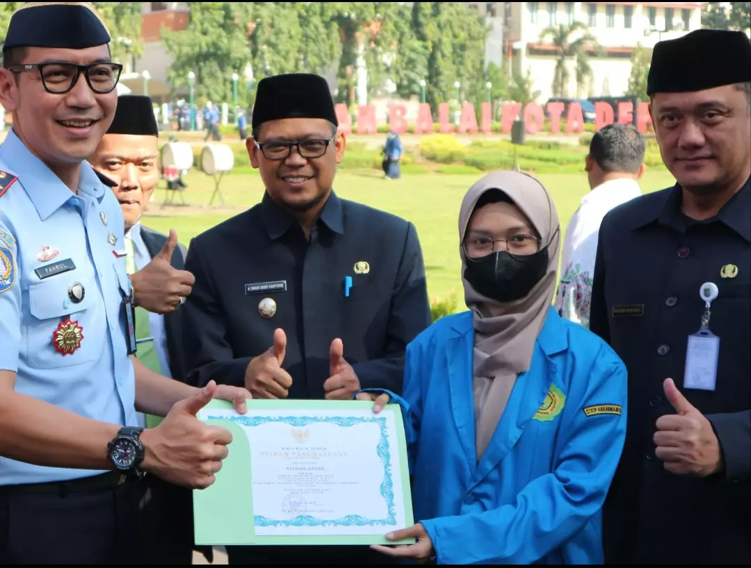 Sumpah Pemuda 2022, Wakil Wali Kota Depok Beri Penghargaan Kepada Anak Muda Berprestasi