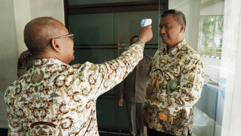 Pemkot Berlakukan Pemeriksaan Suhu Tubuh di Balai Kota Depok