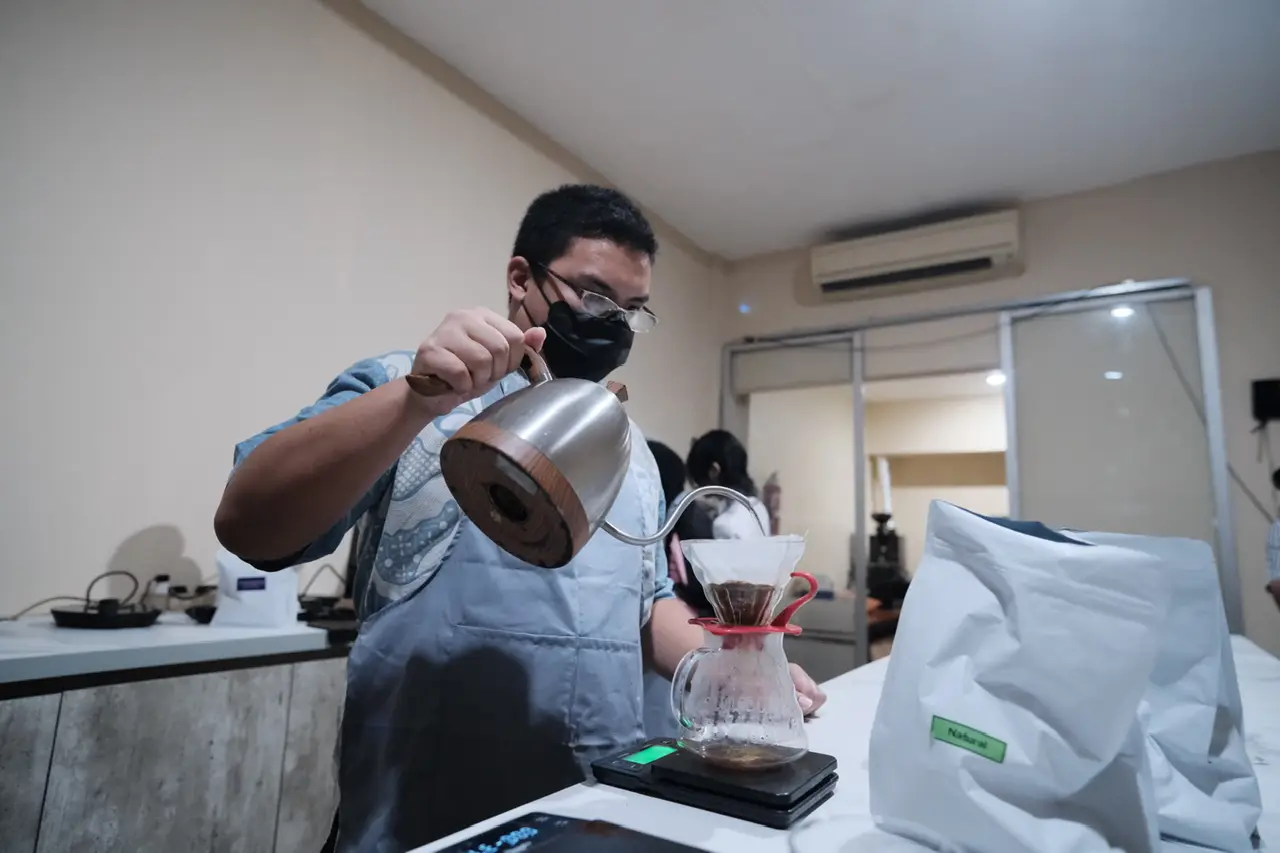 Puluhan Peserta Antusias Ikuti Pelatihan Barista Disnaker Depok