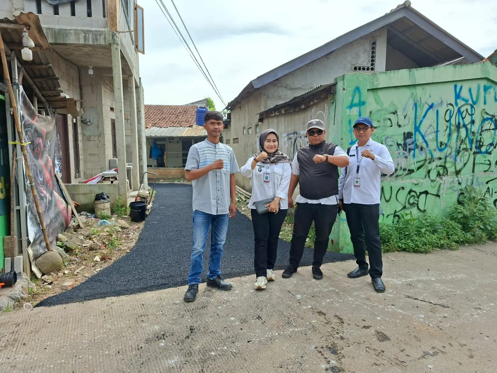 Monitoring Pembangunan, Lurah Cipayung Jaya Pastikan Pekerjaan Sesuai Rencana