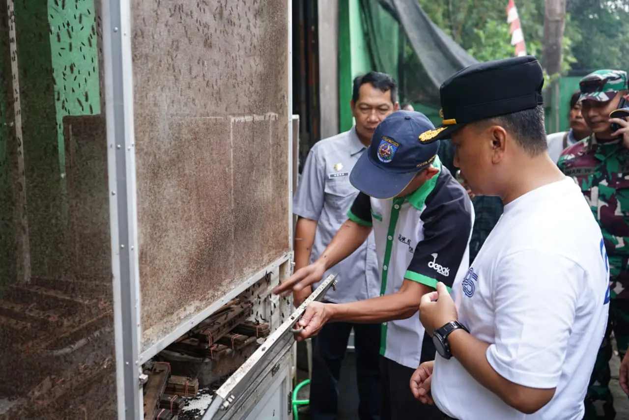 Supian Suri: Ubah Pola, Depok Kelola Sampah dengan Maggot dan Tutup TPS Liar