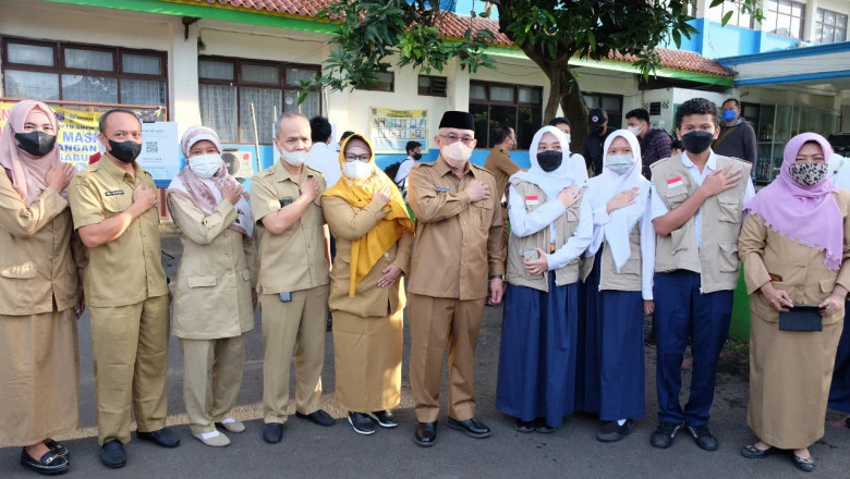 Wali Kota Monitoring PTMT 100 Persen di SMPN 3 Depok