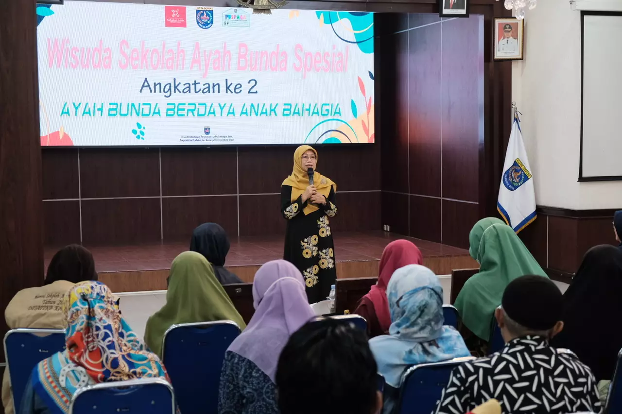 Ketua TP PKK Kota Depok Motivasi Lulusan Sekolah Ayah Bunda Spesial Angkatan ke-2