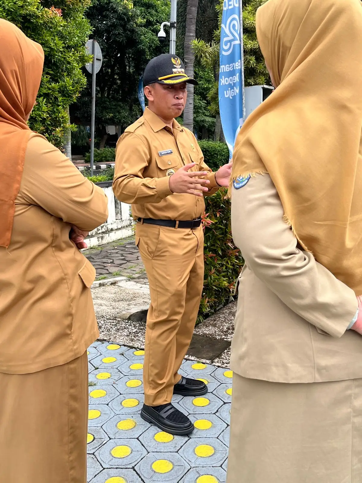 Tak Disangka, Sepatu Keren Wali Kota Depok Ini Buatan UMKM Tapos!