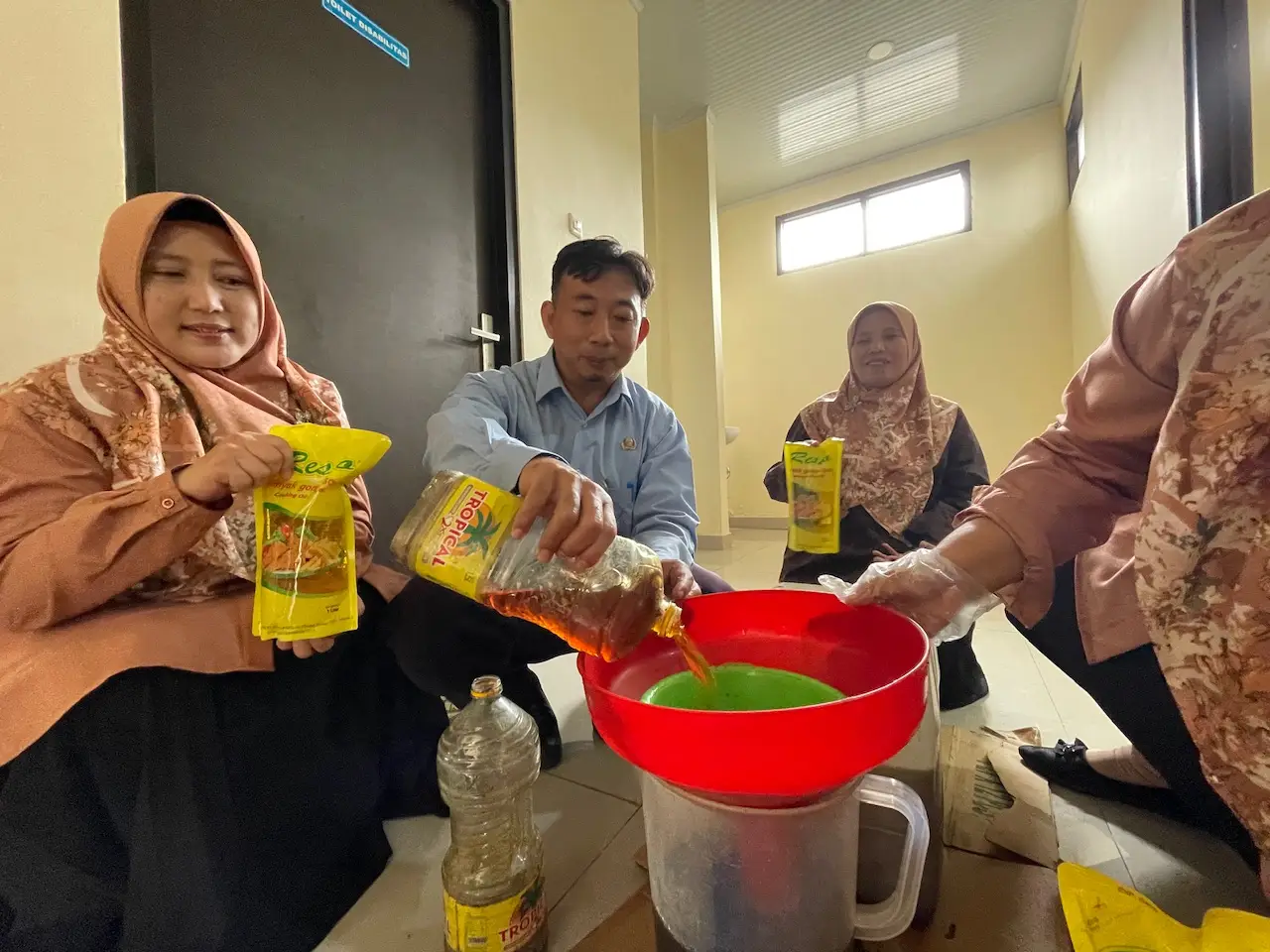 Hindari Kerusakan Lingkungan, Kelurahan Kalimulya Terus Galakkan Pengumpulan Sera Mijel