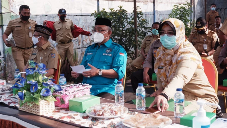 Wali Kota Potong Hewan Kurban di RSUD Kota Depok