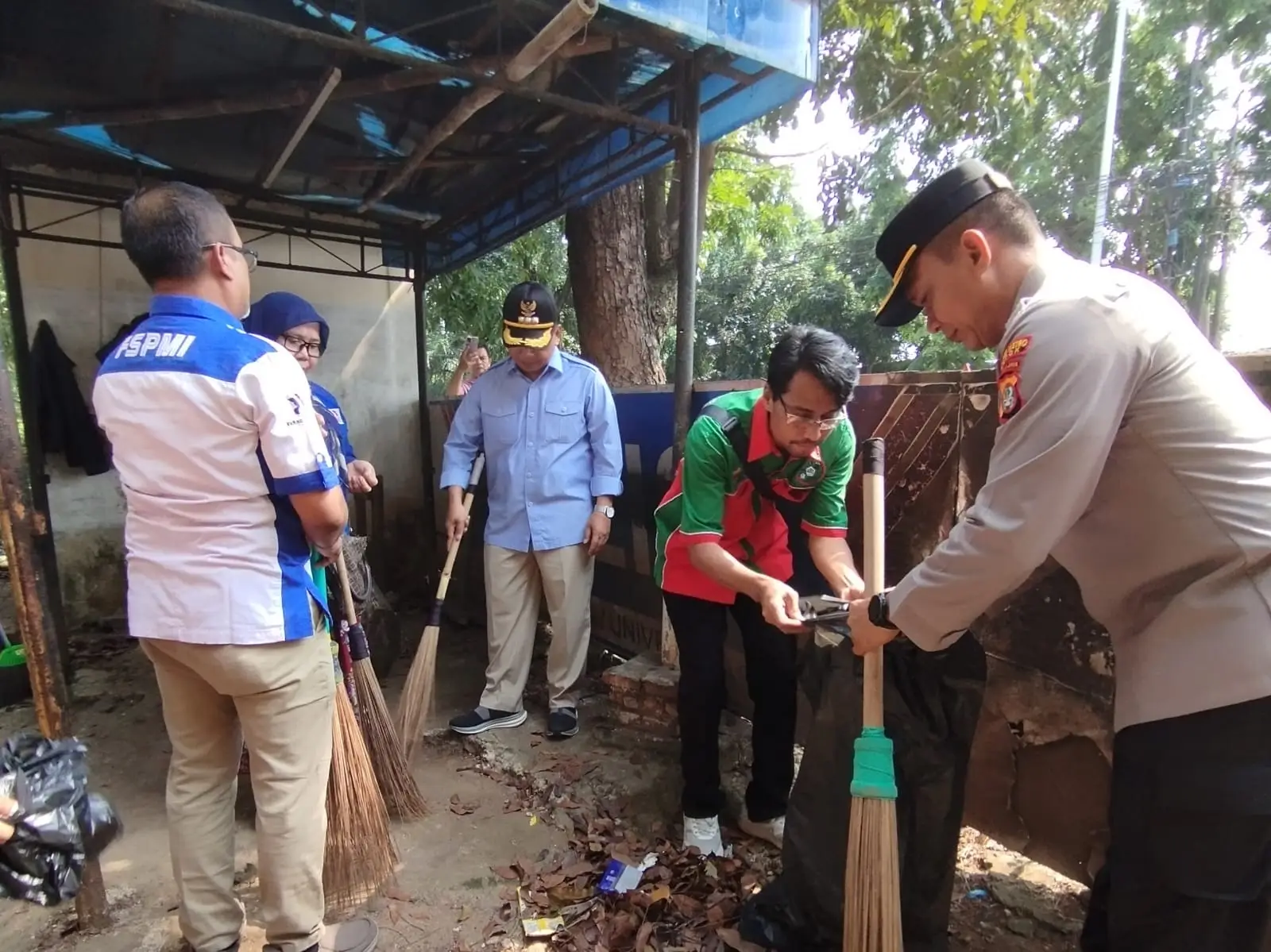 Wali Kota Depok Apresiasi Aksi Bersih-bersih Pos Polisi Akses UI