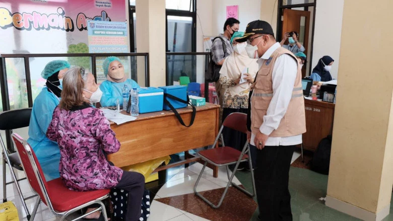 Wali Kota Tinjau Gebyar Vaksin di Kecamatan Cinere