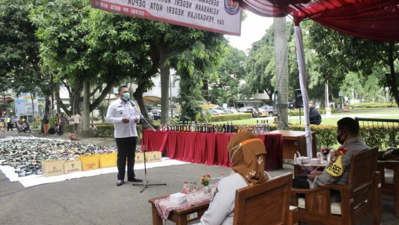 Pemusnahan Ribuan Botol Minuman Beralkohol