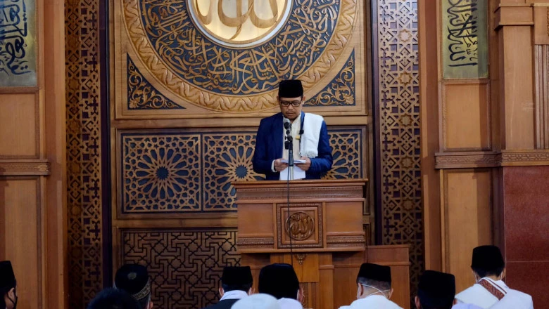 Isi Khutbah Iduladha, Wakil Wali Kota Ingatkan Keteladanan Keluarga Nabi Ibrahim