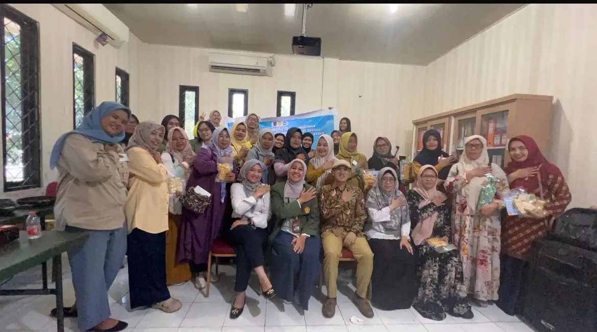 Latih Kader dan PEKKA Pengasinan, UPN Veteran Jakarta Kenalkan Olahan MPASI Bernutrisi