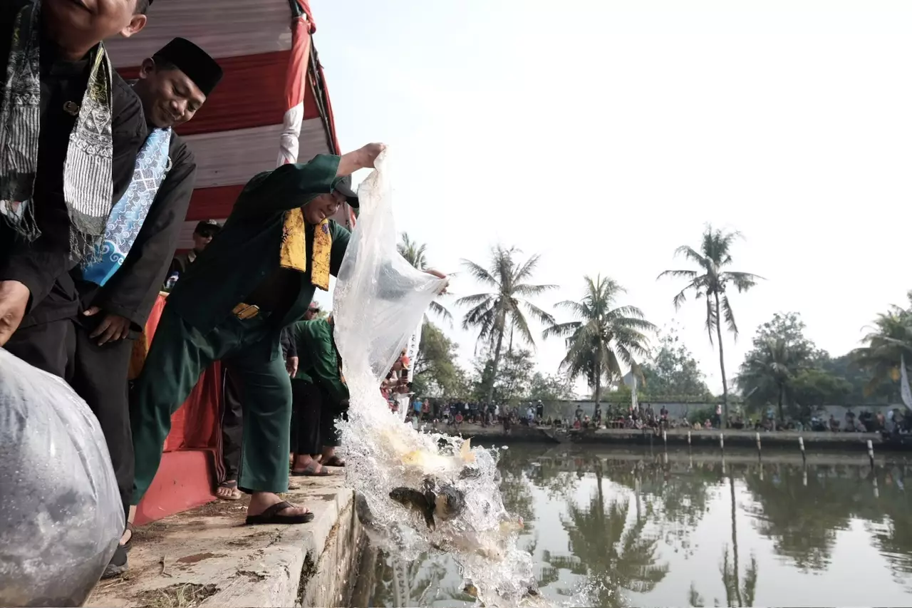 Pemkot Depok Bersama KOOD Gelar Ngubek Empang di Cilodong