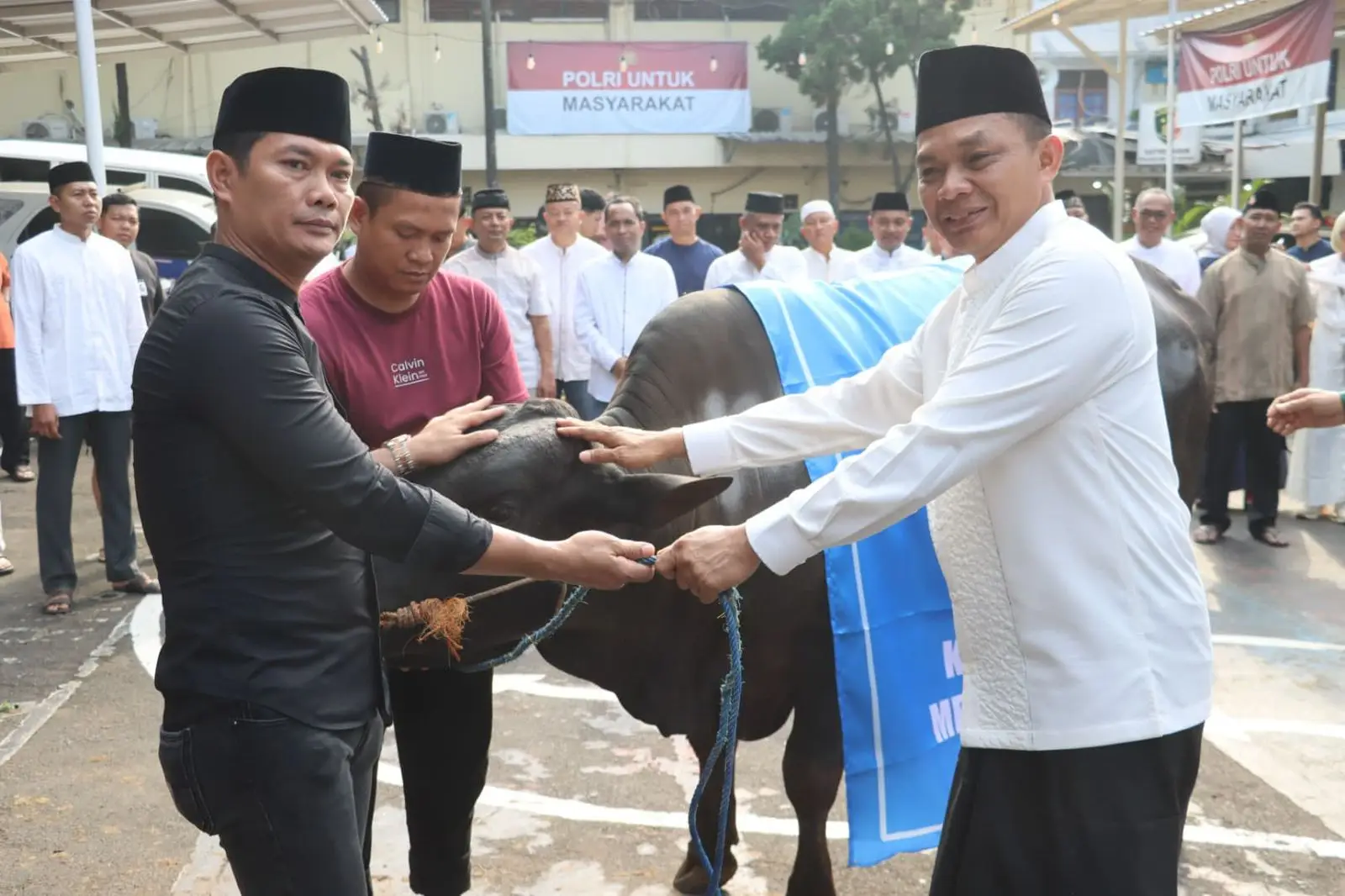 Momen Iduladha, Kapolres Metro Depok Wujudkan Sinergi dan Semangat Berbagi
