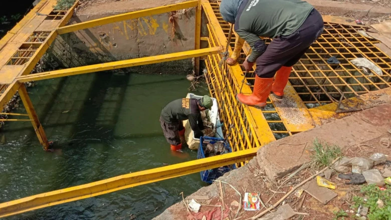 Cegah Banjir, Situ Pengarengan Rutin Dibersihkan