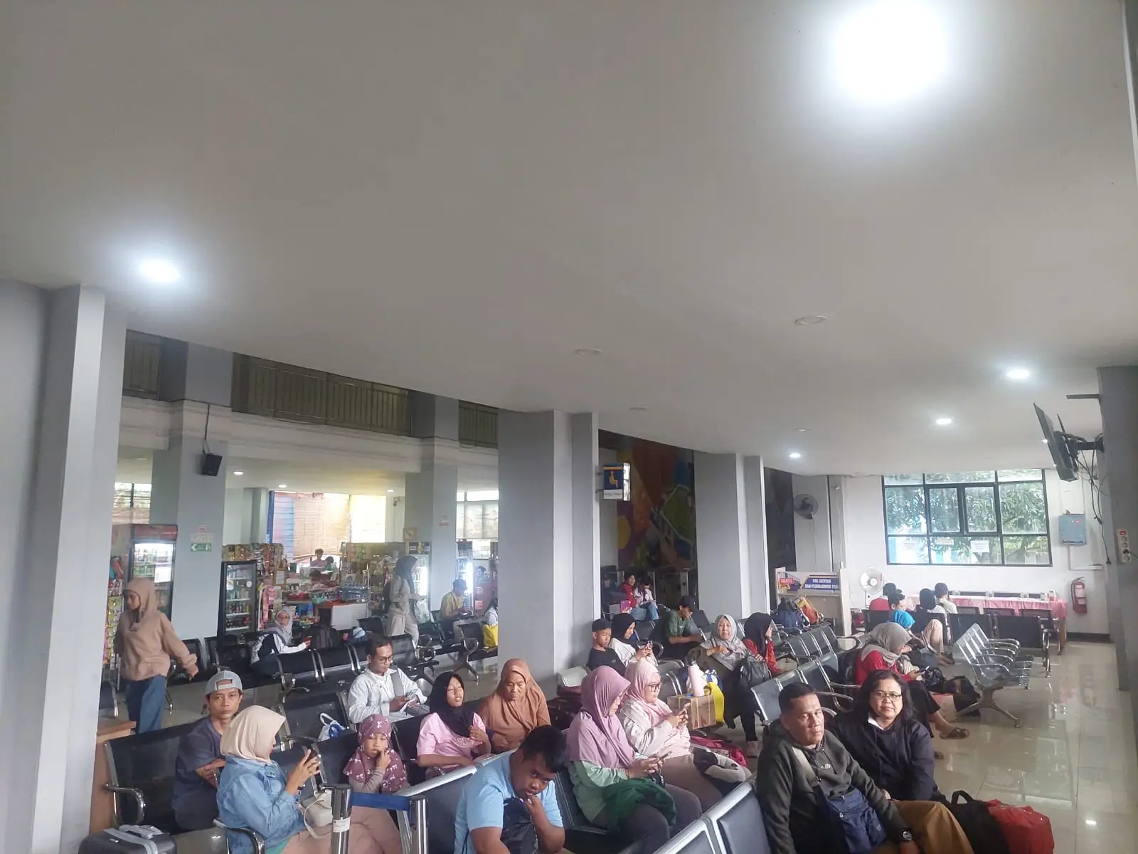 Puncak Arus Mudik Nataru di Terminal Jatijajar Diprediksi Besok