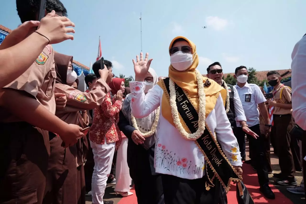 Pesan Bunda Elly untuk Pelajar Depok: Pentingnya Menjaga Kecerdasan Emosi dalam Meraih Prestasi