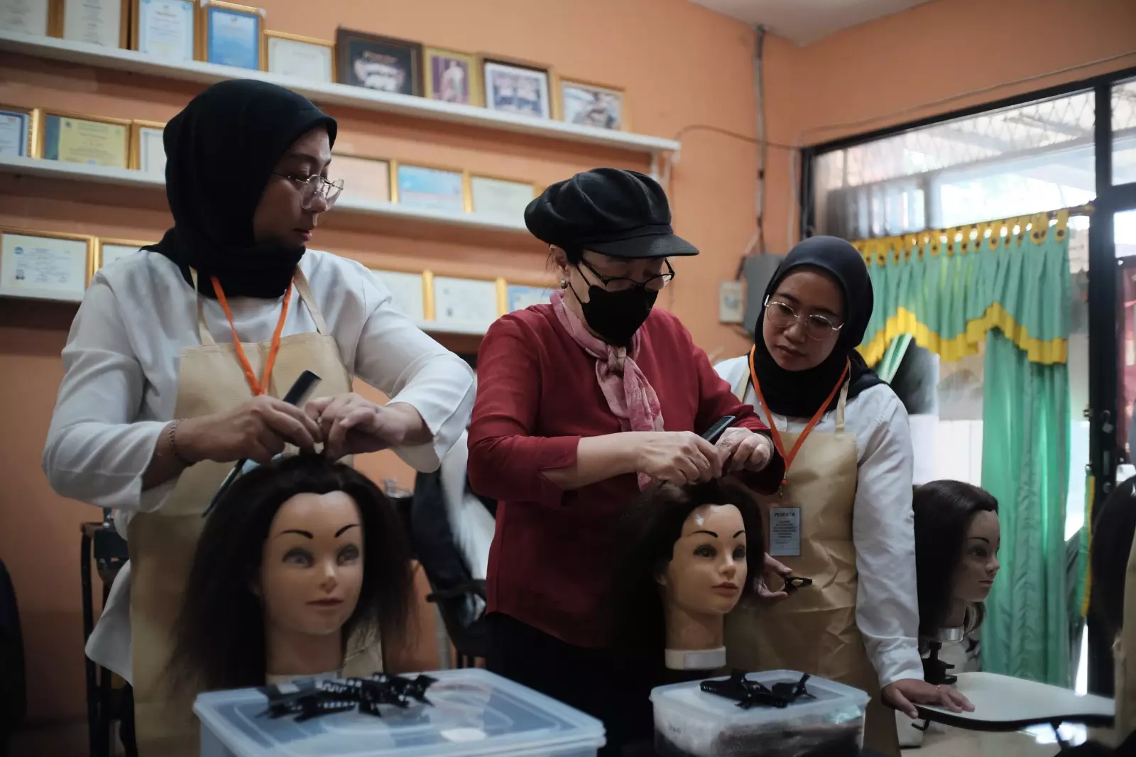 Peserta Pelatihan Tata Kecantikan Rambut Dibekali Sejumlah Keterampilan