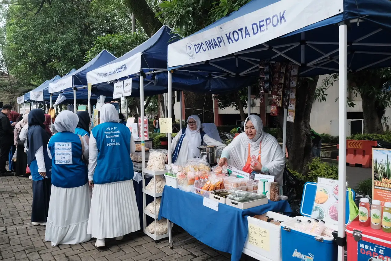 Ragam Produk Fashion hingga Kuliner di Bazar UMKM DPC IWAPI Kota Depok