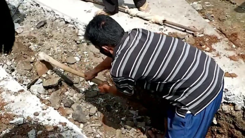 Warga RT 04 Kelurahan Sawangan Gotong Royong Bangun Drainase