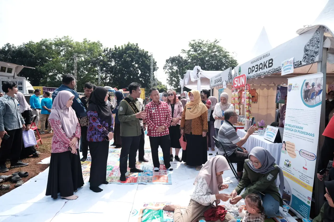 Wali Kota Depok Tinjau Program Abdi Nagari Nganjang Ka Warga di Lapangan Irekap