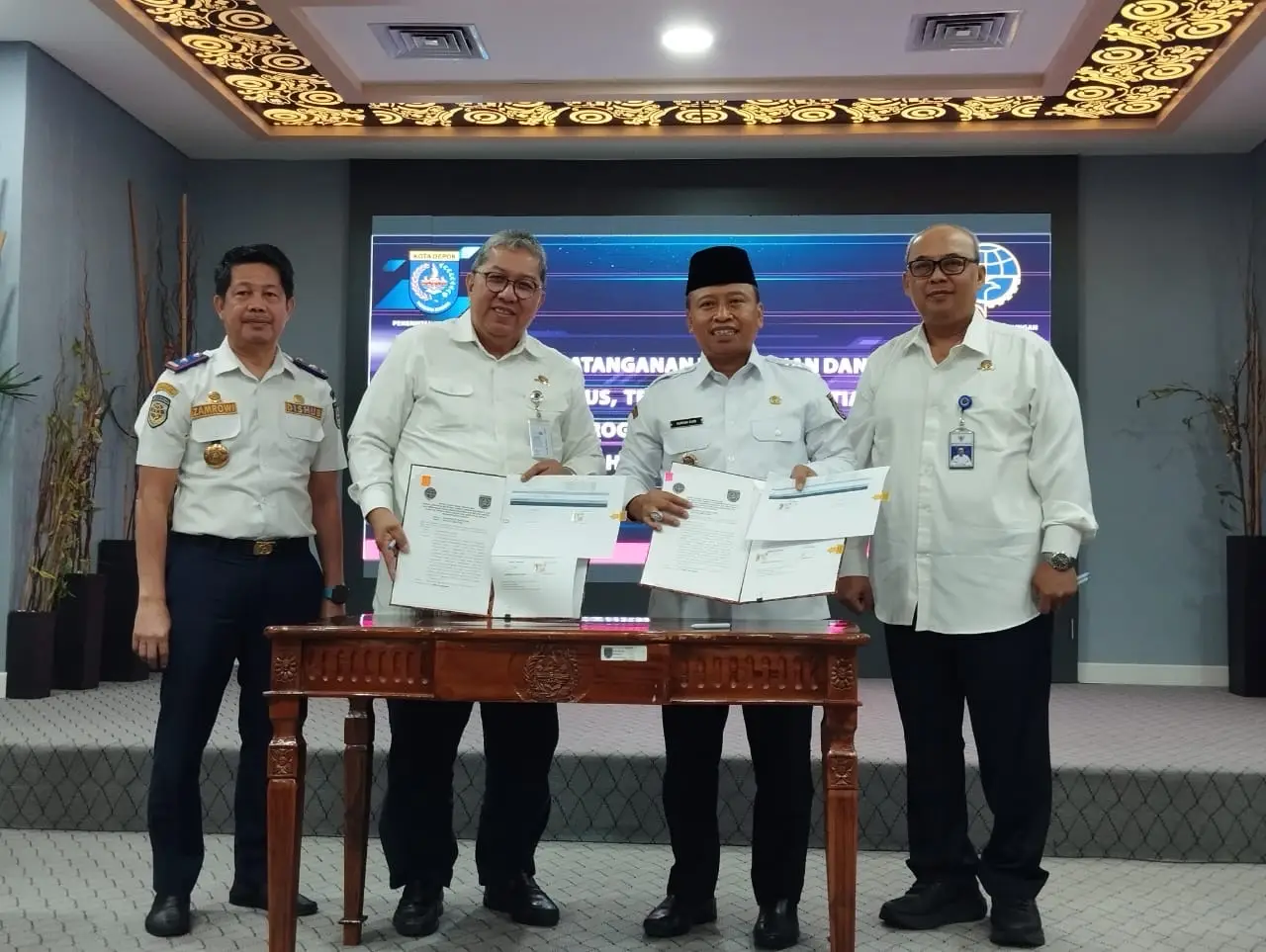 Kemenhub Serahkan Hibah 15 Fasilitas Halte ke Pemkot Depok, Dukung Program BTS
