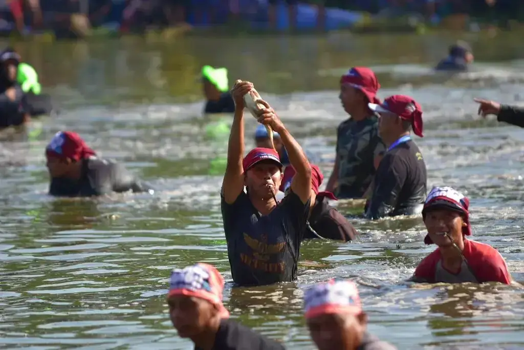 Dua Ton Ikan Siap Disebar, Ini Aturan Lomba Ngubek Empang Lebaran Depok 2026