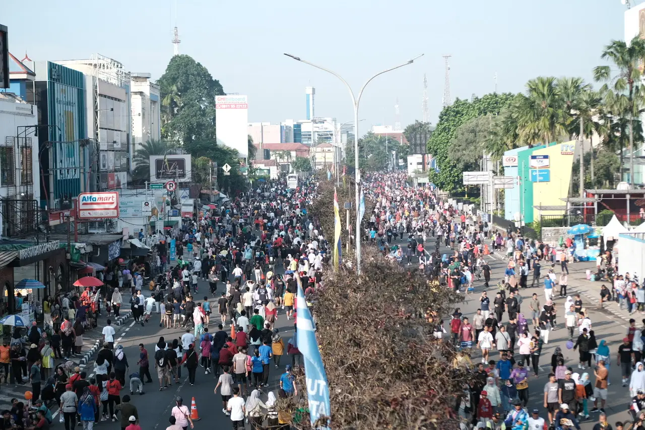 Dua Jalur Ditutup, Car Free Day Depok Jadi Ajang Olahraga Hingga Swafoto