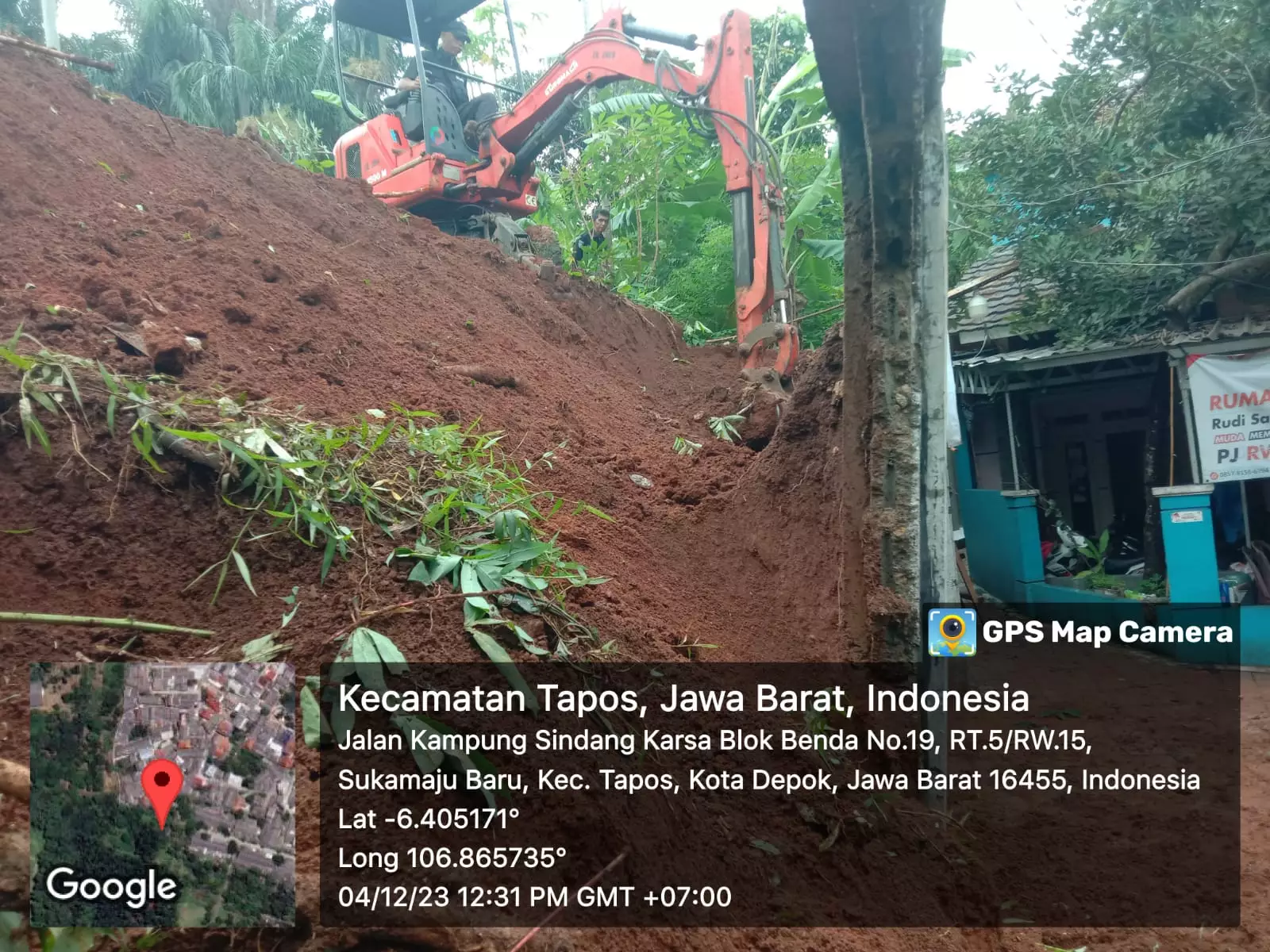 Alat Berat Diterjunkan Bersihkan Material Longsor di Lahan Yonhubad Jatijajar