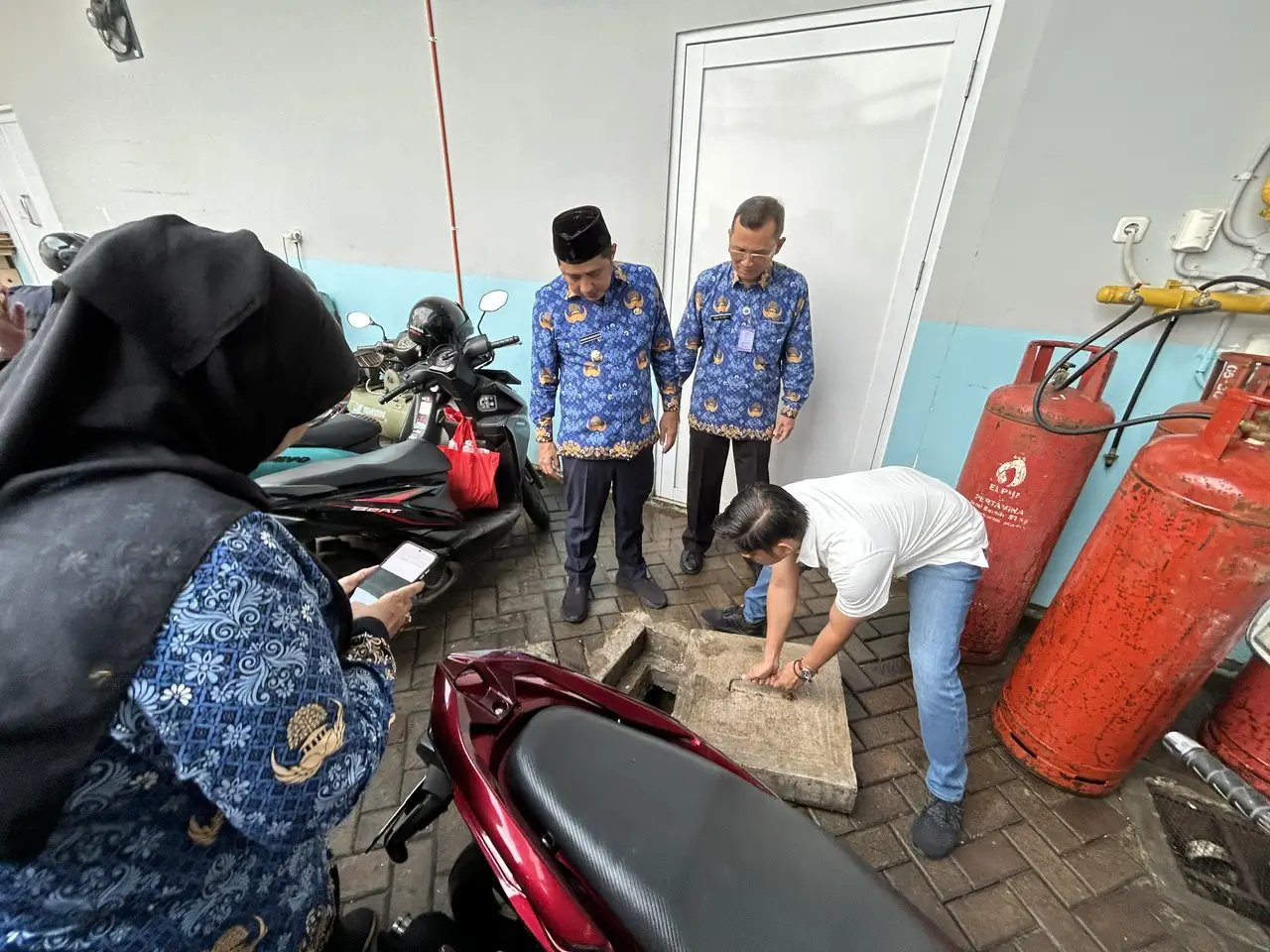 Wakil Wali Kota Depok Sidak ke SPPG di Cilodong, Tinjau Pengolahan Limbah