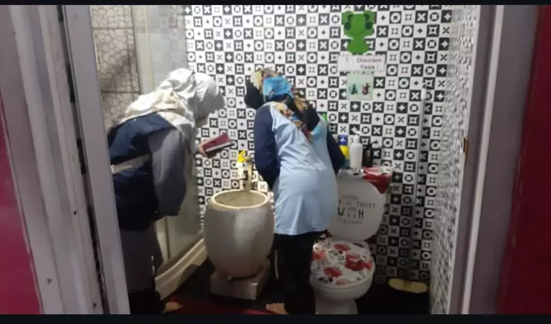 Lurah Depok Cek Jentik Nyamuk Bareng Jumantik