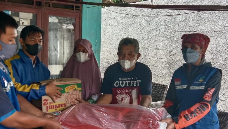 Rumah Terdampak Hujan Angin di Mampang Terima Bantuan
