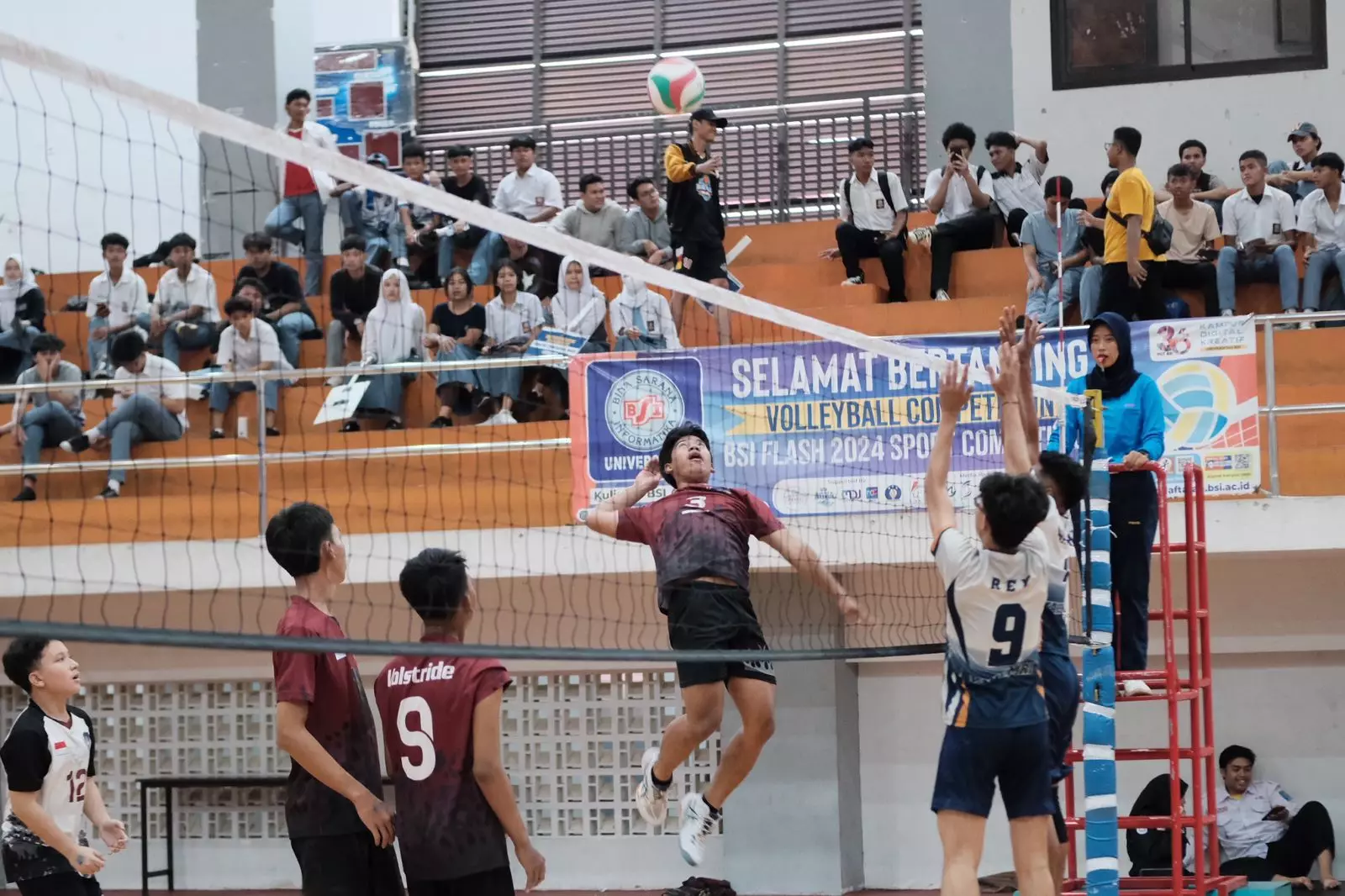 53 Tim Ramaikan BSI Flash 2024 Sport Competition