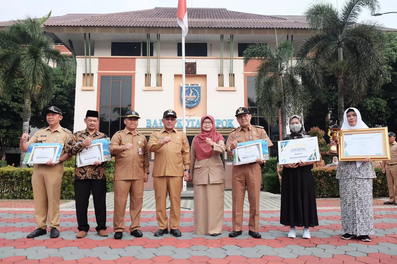 Serahkan Penghargaan Bangga Kencana dan Kampung KB, Wali Kota Depok: Kita Sangat Bangga