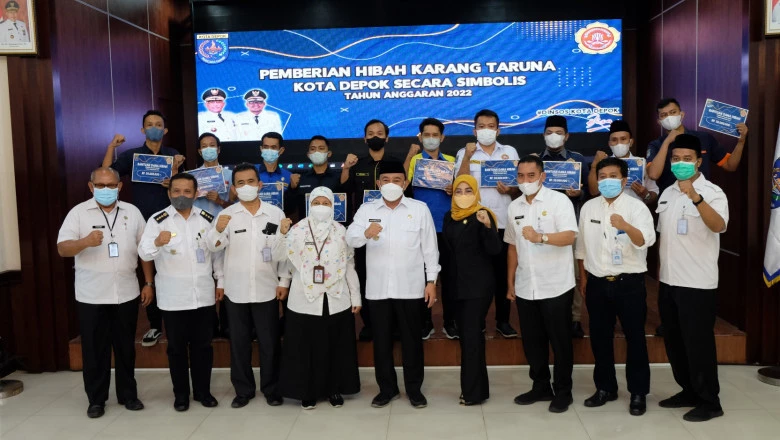 Pemkot Depok Beri Hibah Kepada Katar Kelurahan