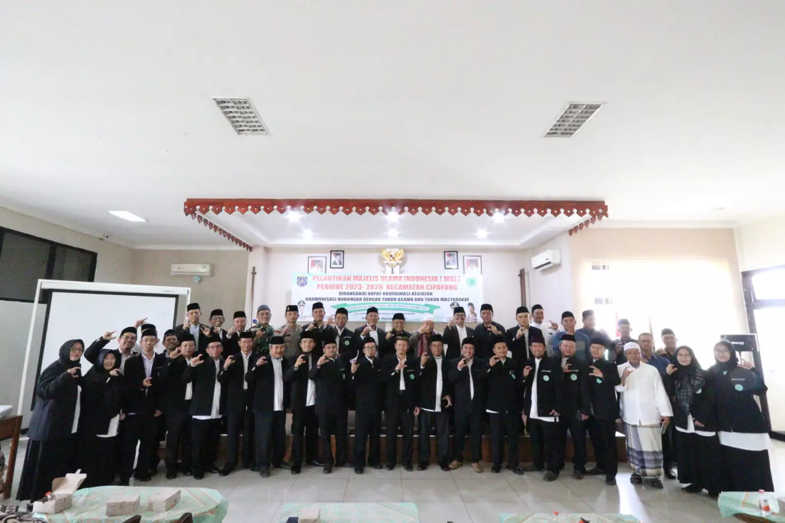 MUI Cipayung Dilantik, Camat Titip Pesan Pembinaan Bagi Pemuda