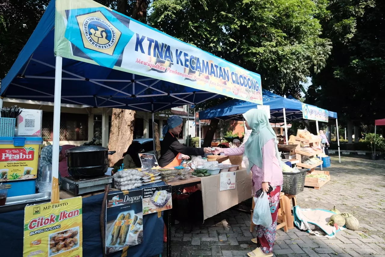 KTNA Kecamatan se-Kota Depok Jajakan Produk Unggulannya di Pasar Tani