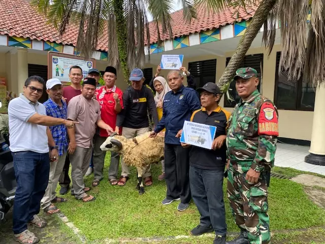 Dua RW Raih Partisipasi Pemilu 2024 Tertinggi, Lurah Sukmajaya Hadiahi Kambing