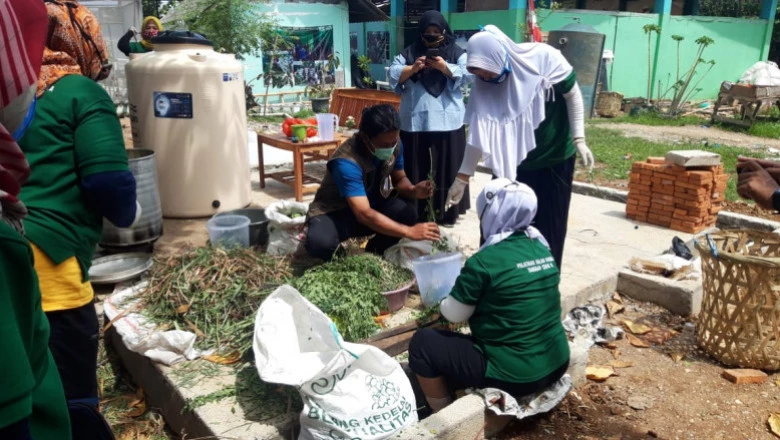 Disinfektan Organik Buatan Yayasan Sahabat Ciliwung Dilirik KLHK