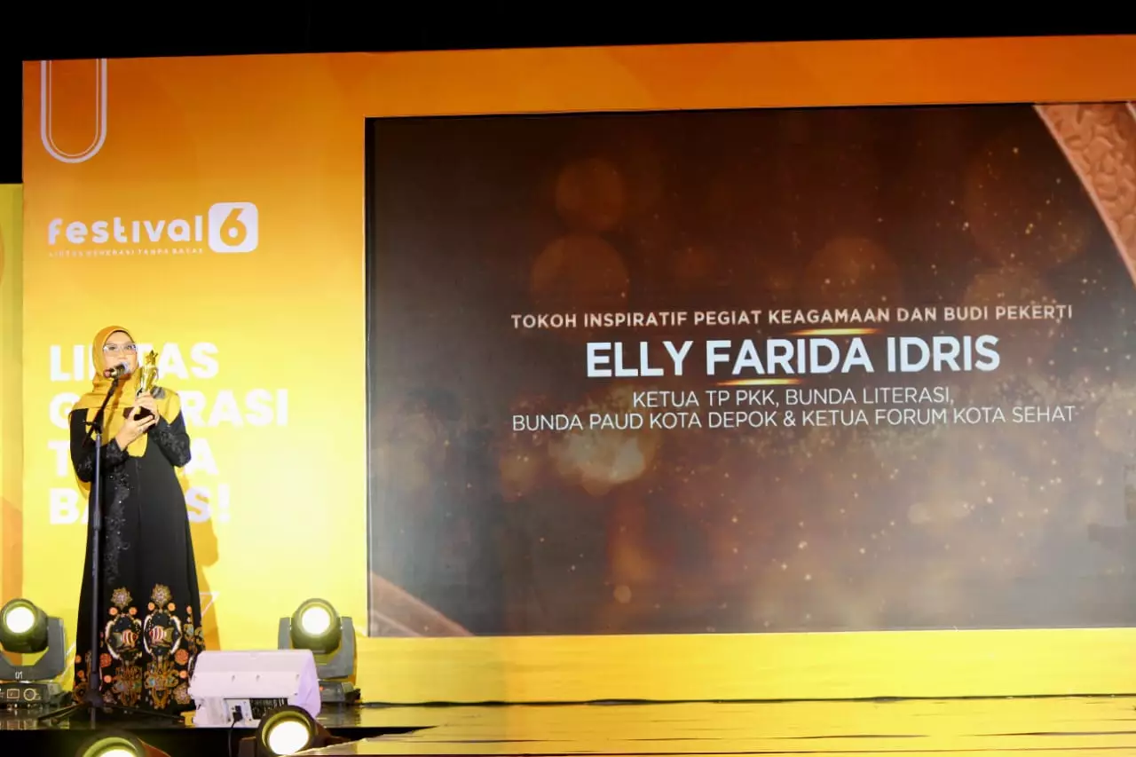 Bangga, Bunda Elly Dinobatkan sebagai Tokoh Inspiratif Pegiat Keagamaan dan Budi Pekerti