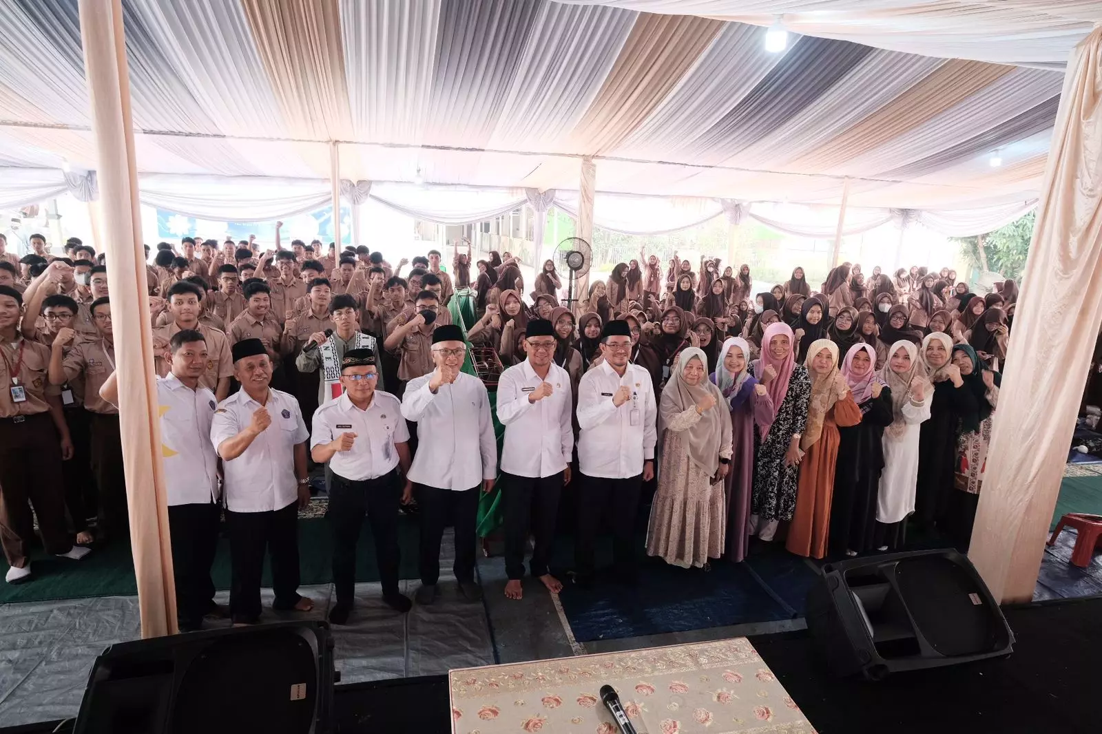 PARAS SMAN 1 Depok Bentuk Karakter Pelajar Pahami Nilai Agama