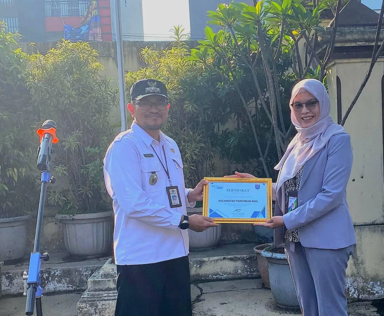 Peduli Terhadap Pekerja Rentan, Kecamatan Panmas Diganjar Penghargaan dari BPJS Ketenagakerjaan