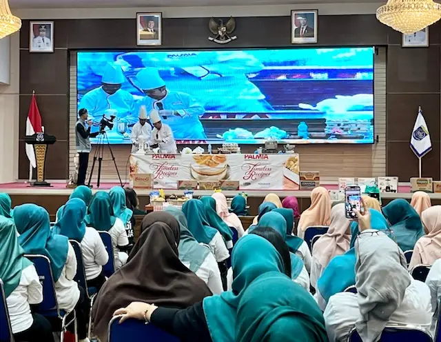 Baking Class Seru Bareng Chef Lukman, Ibu-ibu PKK dan DWP Depok Antusias