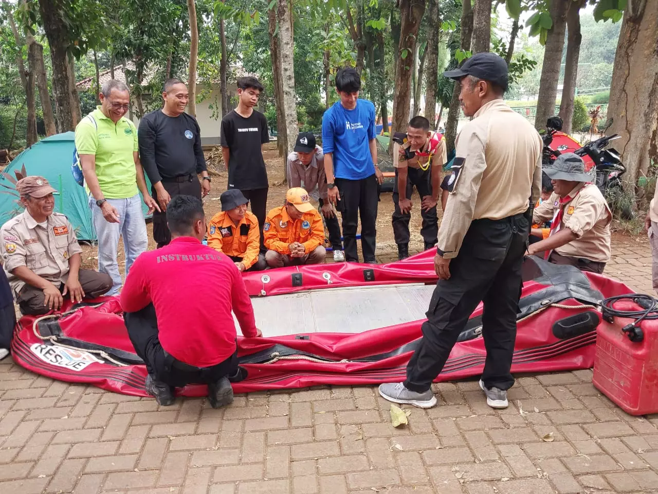 Potensi SAR Gelar Latgab Water Rescue di Situ Jatijajar