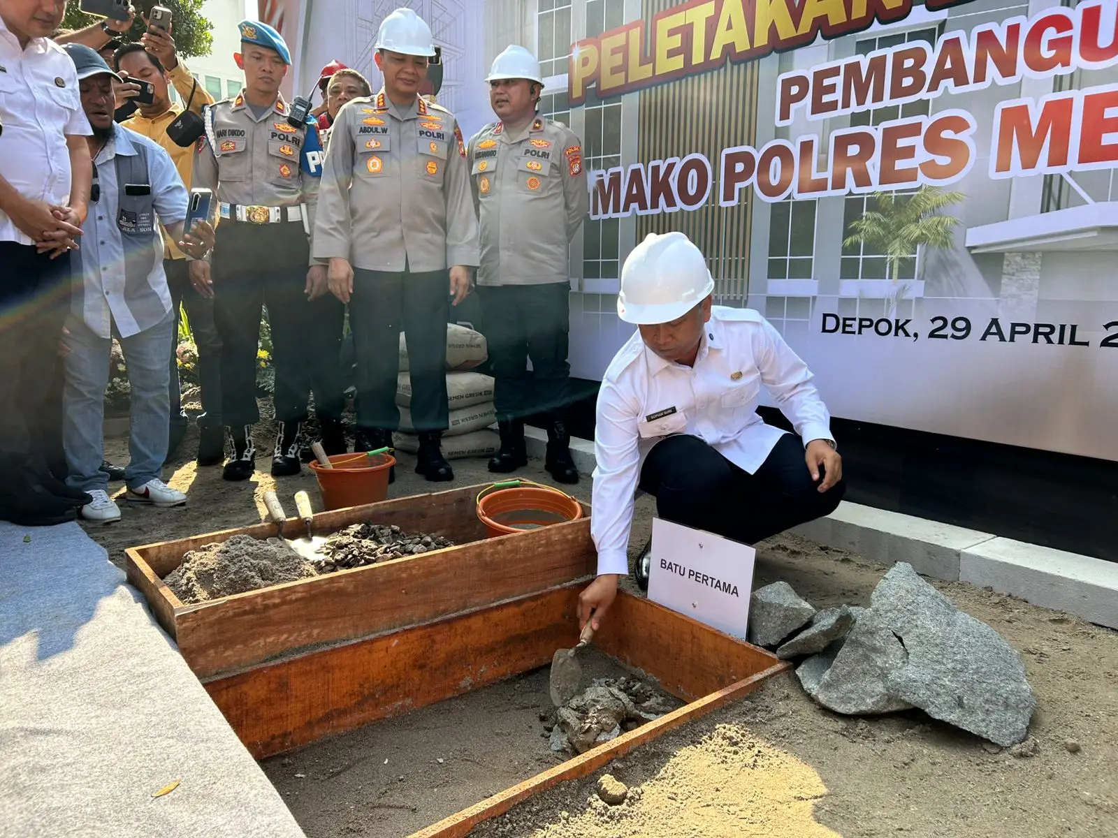 Peletakan Batu Pertama Mako Polres Metro Depok, Supian Suri Sebut Polri Kunci Keamanan Kota